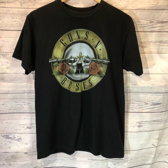 guns & roses Tops - GUNS & ROSES TEE